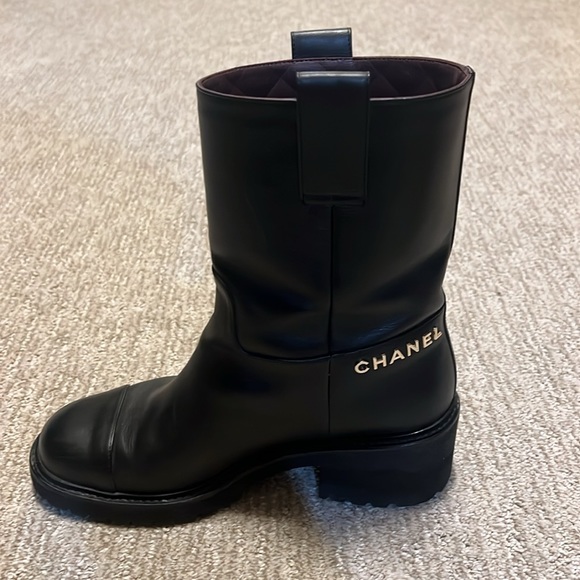 Chanel winter boots size 38 - Picture 3 of 6